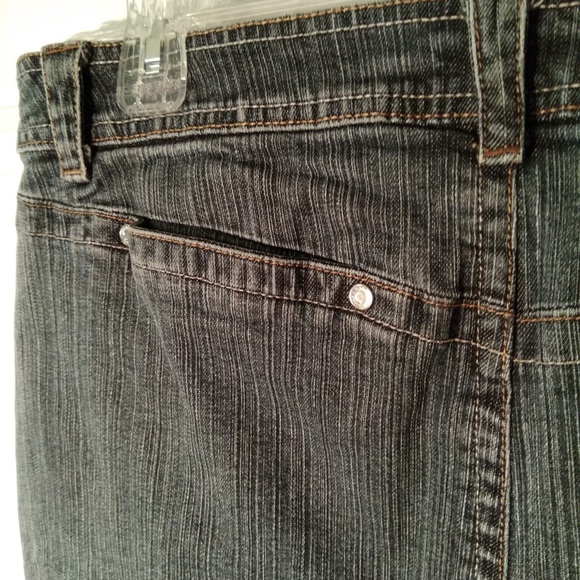 Stylish denim skirt - Picture 4 of 5